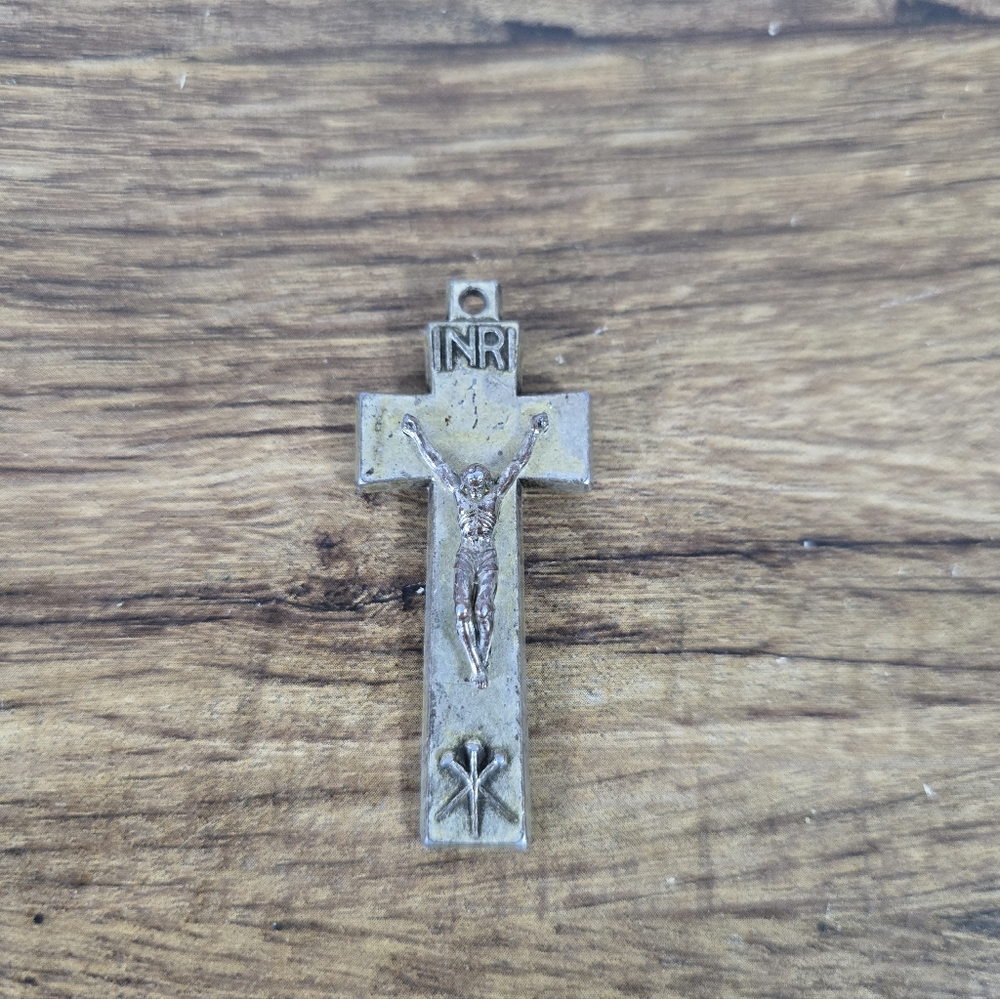 Vintage M.T. Calvary Soil Rosary Crucifix.